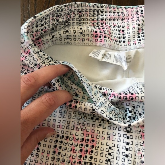 *LIKE NEW* Fabletics Women’s S Define PowerHold Mid-Rise Leggings - Arctic Print - Picture 6 of 12